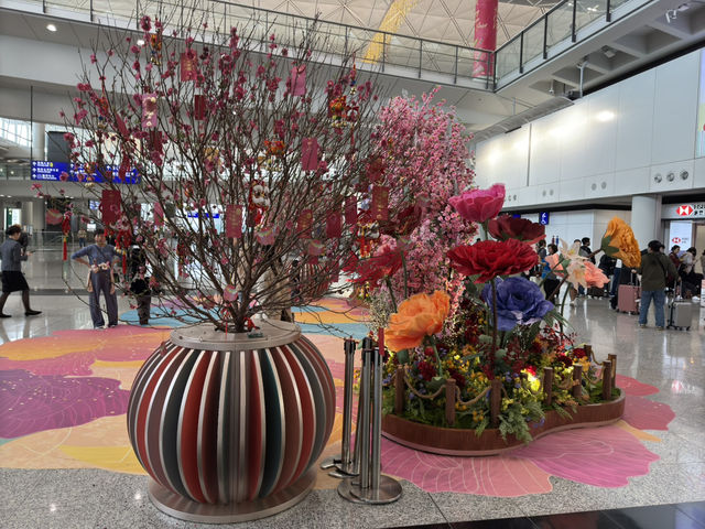 香港國際機場的節日魅力 ✈️🎉
