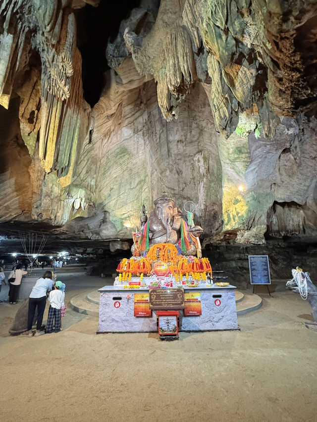 พระพิฆเนศองค์สวยในถ้ำ มาขอพรความรักกันได้ที่พัทลุง