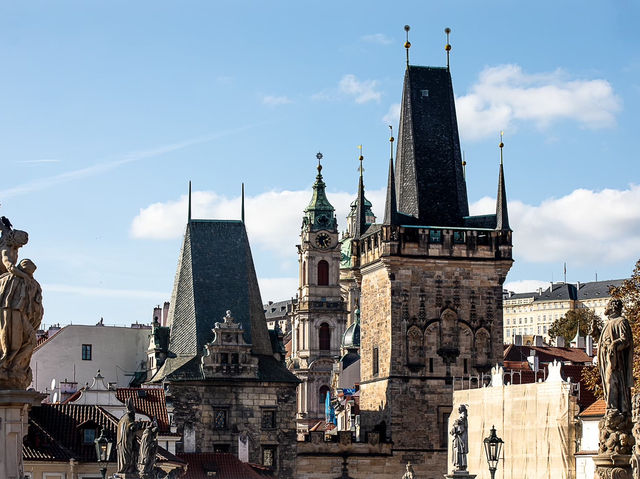  捷克🇨🇿漫步查理大橋：藝術、歷史與風景的完美交織