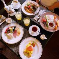 English Charm Breakfast At Lakehouse Restuarant