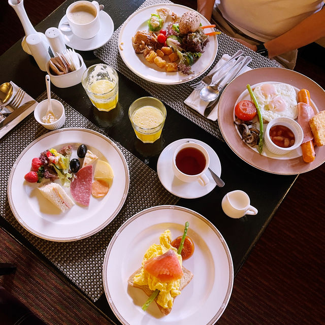 English Charm Breakfast At Lakehouse Restuarant