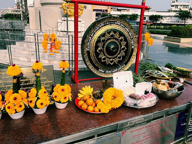 泰國曼谷歷史紀念碑公園推薦：Wongwian Yai วงเวียนใหญ่塔克辛紀念碑公園。適合拍照打卡遊玩、了解歷史