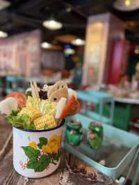  懷舊裝修風火鍋店🍲