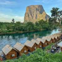 นอนเรือนแพคนละ 450 บาท บรรยากาศชิลสุดๆ 🇱🇦💦