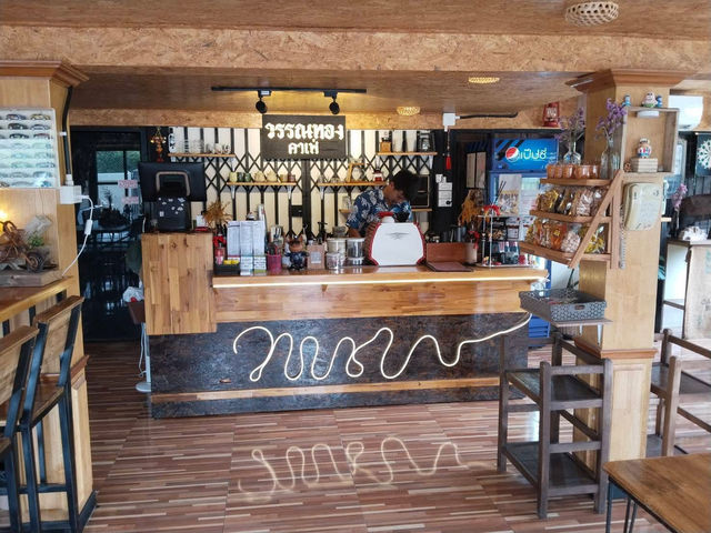 วรรณทอง Café ☕🥓