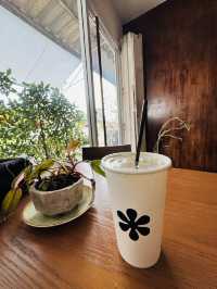 Kindly Coff คาเฟ่เล็กๆ ที่พกความอบอุ่นมาเต็มแก้ว