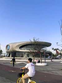 Haikou Yundong Library: Iconic Design, Beachfront Beauty