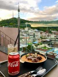 ソウルのイテウォンで絶景見ながら食事