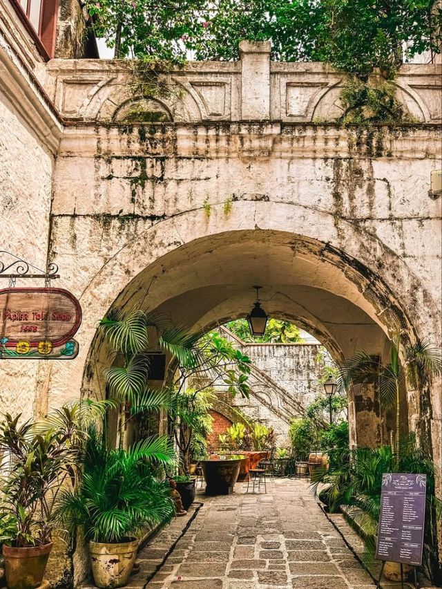 Step Back in Time at Casa Manila 🏛️✨