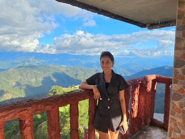 Rise to New Heights at Mount Olis: Soaring 7,900 Feet Above Sea Level!