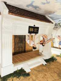 Upside-down museum in Malaysian flavors!