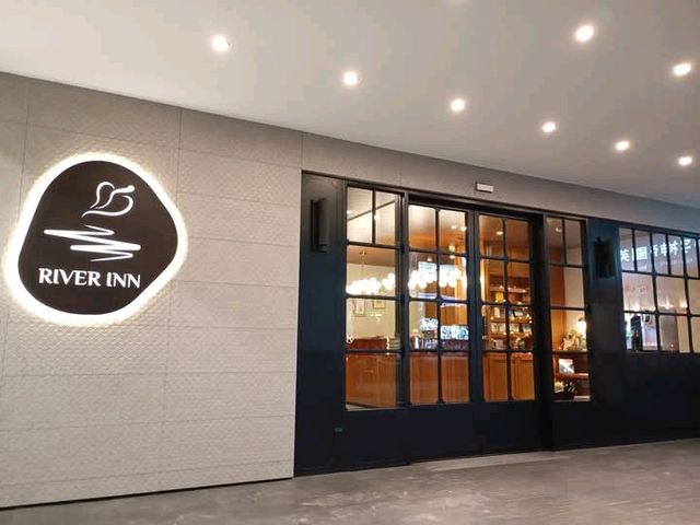 河堤漫旅高雄站前館