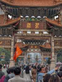 From Golden Gates to Timeworn Alleys: A Spring Walk in Kunming’s Old Soul