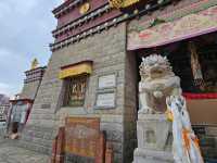 วัดซงจ้านหลิน (GandenSumtseling Monastery)