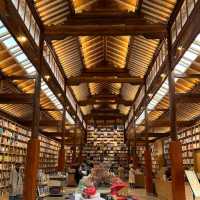 雲南 | 先鋒沙溪白族書局，舊糧倉改建的文青書店