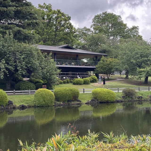 新宿御苑 (Shinjuku Gyoen National Garden)