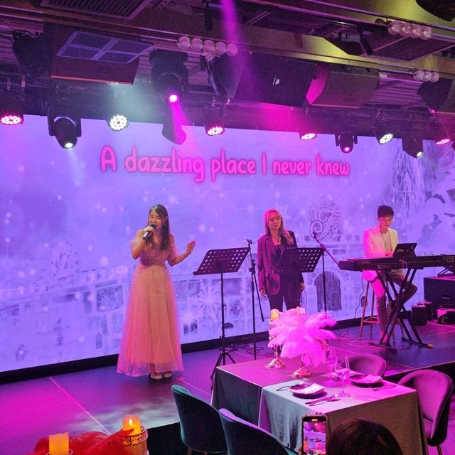 現場Live Band滿滿氛圍感！