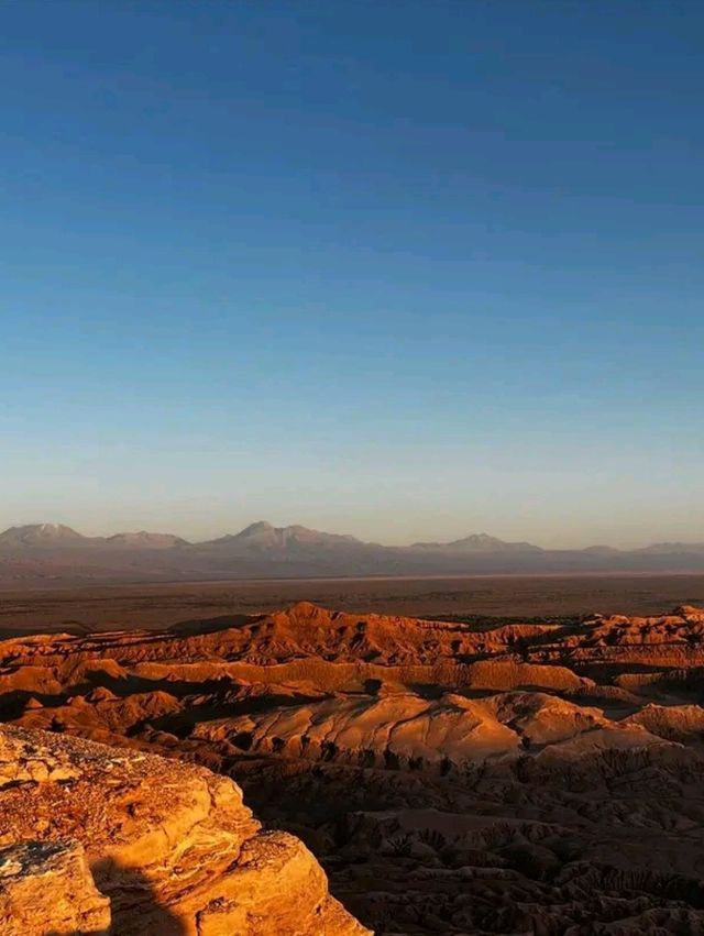 Valle de la Luna – Chile’s Otherworldly Desert Wonderland