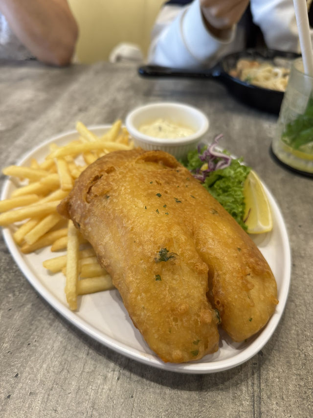 AnMour Café – Eco Botanic: Western Comfort Food in a Cozy Setting