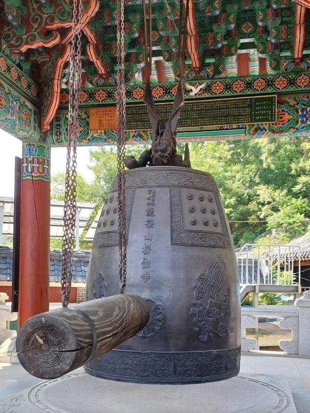 절벽 위에 걸린 풍경화