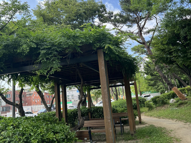 옛길과 명일원터 가로 공원