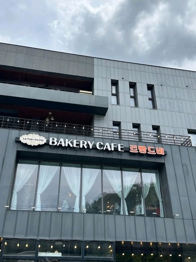 주차공간 넓은 베이커리카페✨️