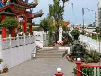 Wan Loong Chinese Temple (Yun Loon Temple)