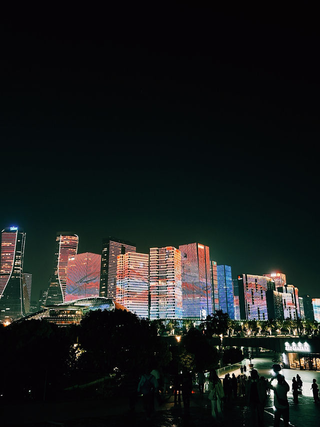 ชมโชว์แสงสีริมแม่น้ำ Qiantang