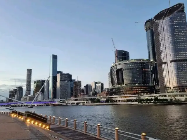 Urban Oasis! Relax and Stroll at South Bank Parklands