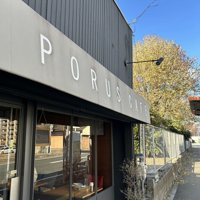 PORUS CAFE (ポルスカフェ)