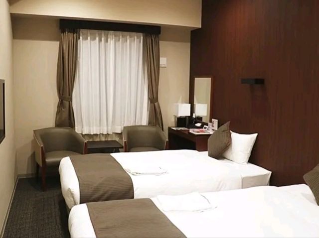 沖繩高CP值住宿推薦｜阿札特飯店 Hotel Azat：安里車站旁、步行30秒即達，平日一晚不到1500元！