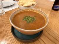 【Salobie Bia／サロビエ・ビア｜トビリシ“豆とアート、美味しさが染みる地下の隠れ家”】
