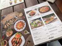 ร้านอาหาร@ชานชาลา กาญจนบุรี บรรยากาศร่มรื่นมาก
