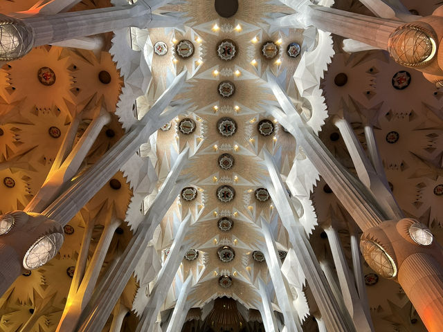 Sagrada Família – Barcelona’s Iconic Masterpiece 🇪🇸⛪