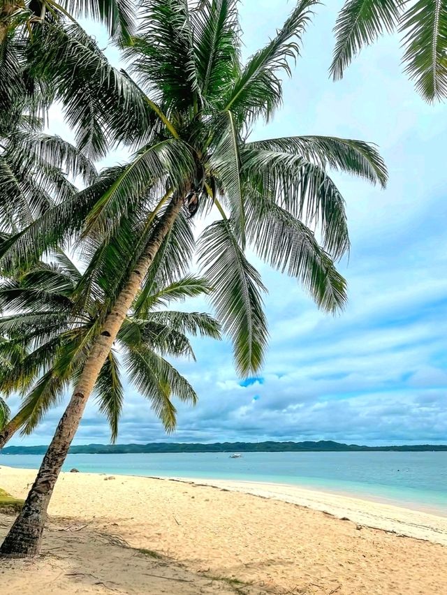 Tiny Paradise: Guyam Island