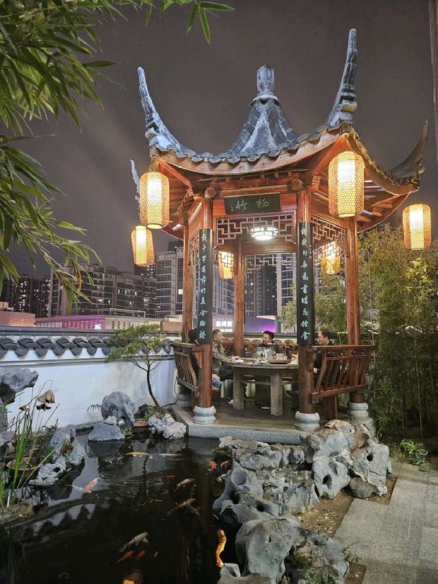 彷彿穿越古代時空的進餐體驗