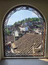 What's Furong Town like before night fall?
