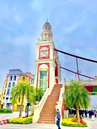 Hidden European Charm at Ocean Park 2: 'East–West Bridge'