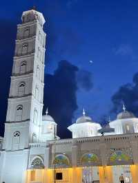 🏛️ Terengganu’s Royal Walk: Palaces, Bridges & Temples by the Sea 🕌🌉🏮