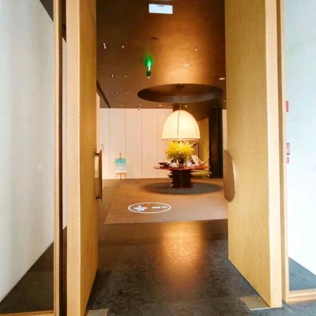 直擊高空商旅的東方魔幻👇 深圳寶安酒店