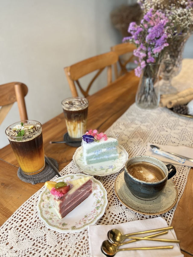 Lagom House, Hat Yai’s Cozy Canvas of Cakes and Calm