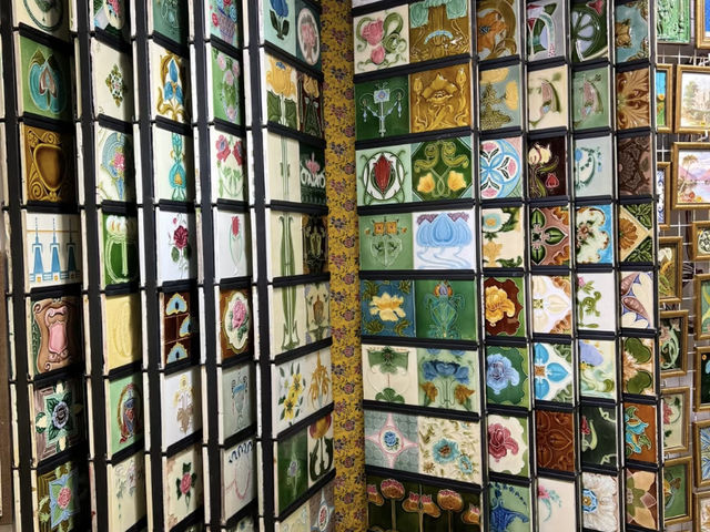 Singapore's Hidden Gem: Discovering Authentic Peranakan Antique Tiles! 🇸🇬✨