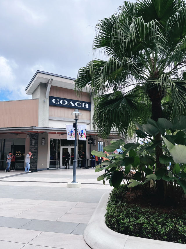 A Shopper’s Paradise in the Clouds – Genting Premium Outlets
