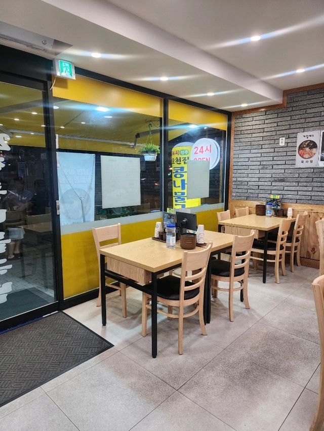【ソウル🇰🇷新村】24時間営業！どんぐりこんにゃく冷製スープ