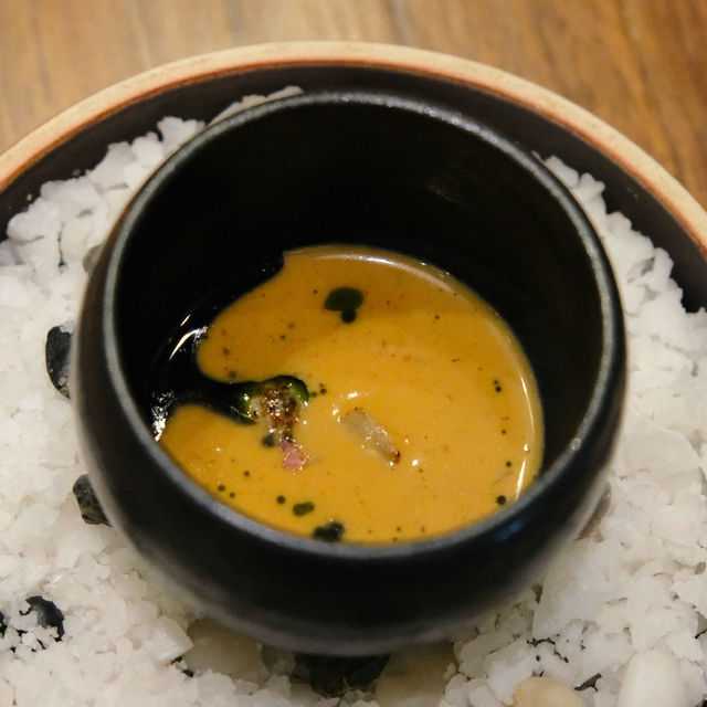 🍽️ Loyrom – มื้อค่ำที่เป็นมากกว่าอาหาร