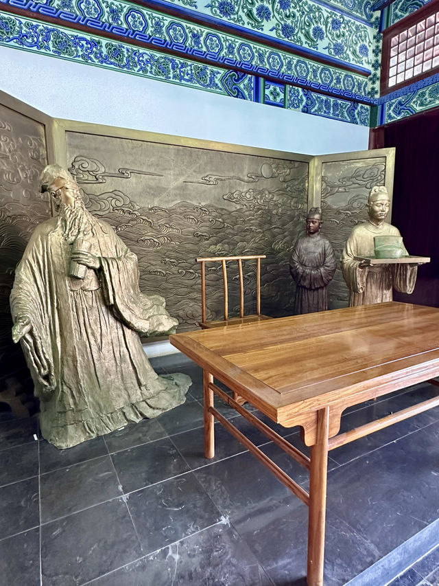 Where Scholars Once Dreamed – Mingli Courtyard, Kaifeng Prefecture