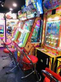 夜市中的遊戲機中心👍👍👍