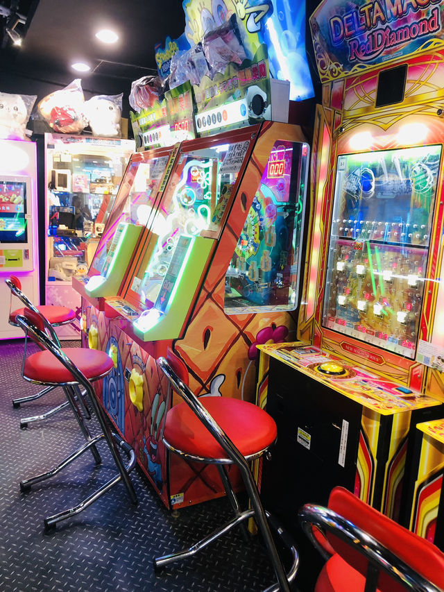 夜市中的遊戲機中心👍👍👍