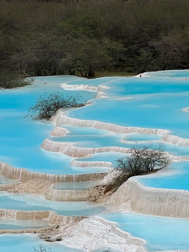🩵 Huanglong Scenic Area — Nature’s Colorful Dragon