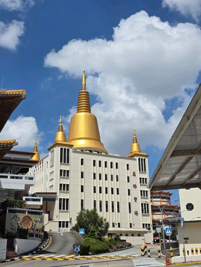 The Majestic Pagoda of 10000 Buddhas, a symbol of serenity and grandeur
